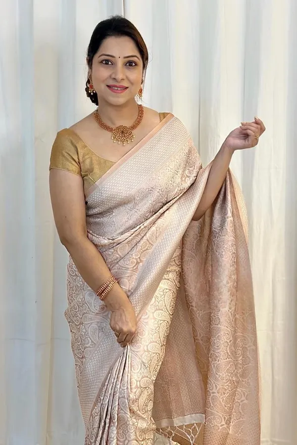 Banarasi_Soft_Silk_WHITE_Premium-Fancy_Saree_With_Blouse_For_Women