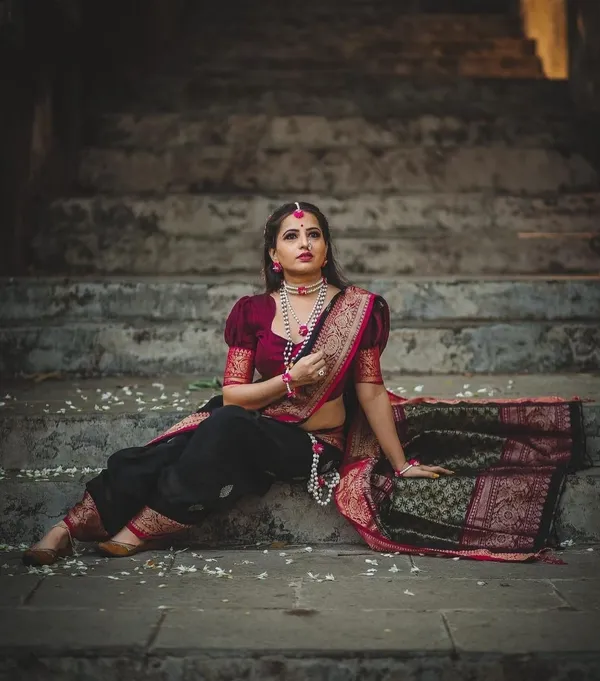 Banarasi_Soft_Silk_BLACK-MAROON_Premium-Fancy_Saree_With_Blouse_For_Women