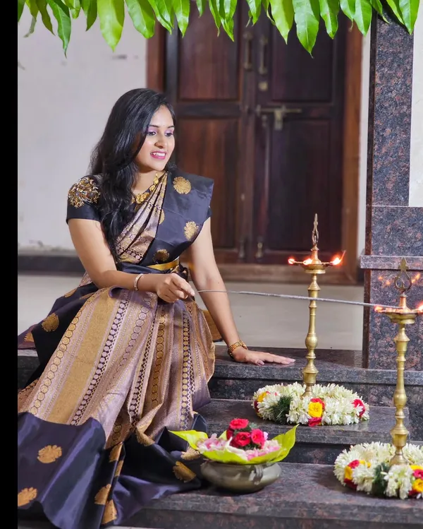 Banarasi_Soft_Silk_BLACK_Premium-Fancy_Saree_With_Blouse_For_Women