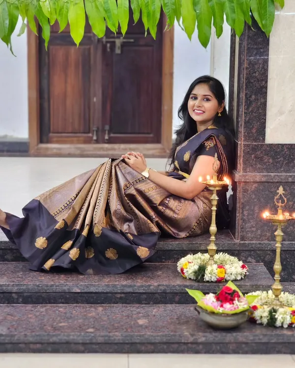 Banarasi_Soft_Silk_BLACK_Premium-Fancy_Saree_With_Blouse_For_Women
