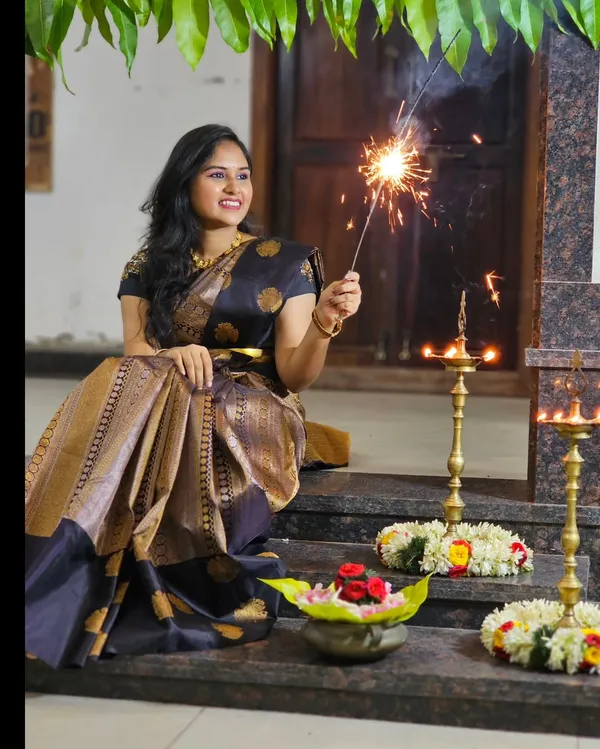 Banarasi_Soft_Silk_BLACK_Premium-Fancy_Saree_With_Blouse_For_Women