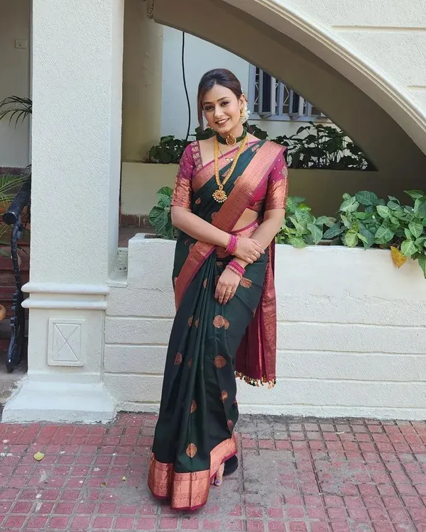 Banarasi_Soft_Silk_BOTTLE-GREEN-RANI_Premium-Fancy_Saree_With_Blouse_For_Women