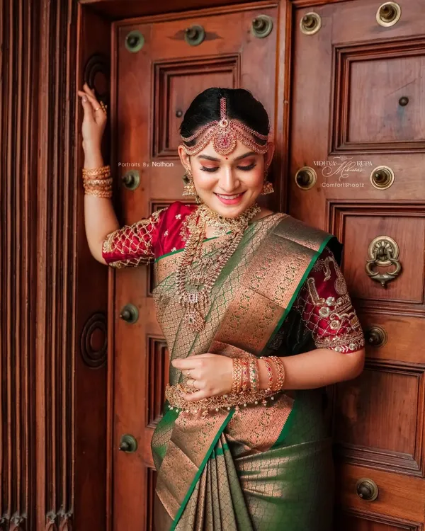 Banarasi_Soft_Silk_BOTTLE-GREEN_Premium-Fancy_Saree_With_Blouse_For_Women