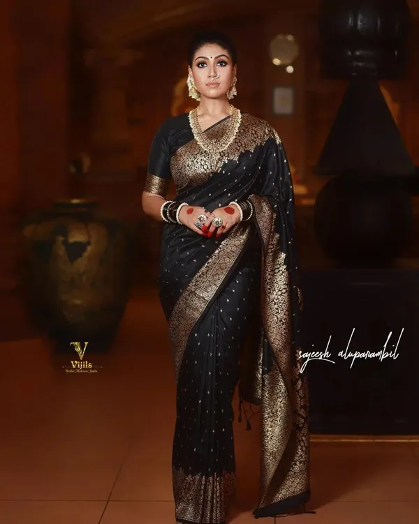 Banarasi_Soft_Silk_BOTTLE-GREEN_Premium-Fancy_Saree_With_Blouse_For_Women