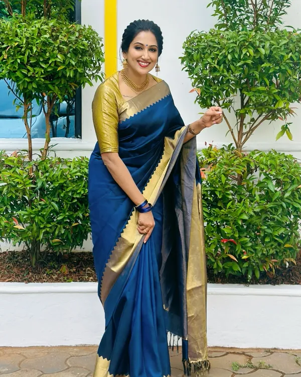 Banarasi_Soft_Silk_ROYAL-BLUE_Premium-Fancy_Saree_With_Blouse_For_Women