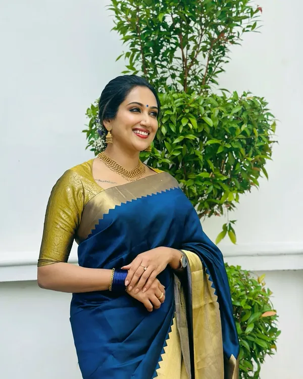 Banarasi_Soft_Silk_ROYAL-BLUE_Premium-Fancy_Saree_With_Blouse_For_Women