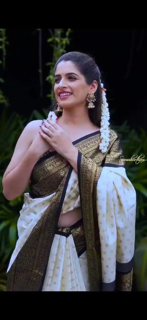 Banarasi_Soft_Silk_OFF-WHITE-BLACK_Premium-Fancy_Saree_With_Blouse_For_Women