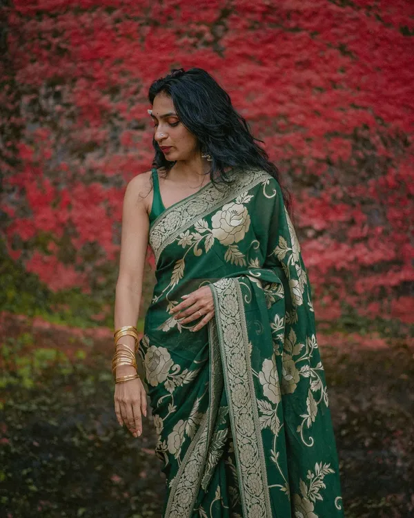 Banarasi_Soft_Silk_BOTTLE-GREEN_Premium-Fancy_Saree_With_Blouse_For_Women