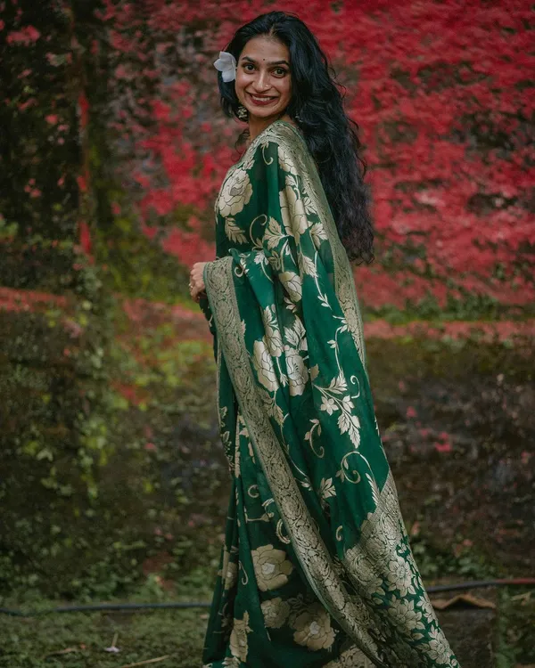 Banarasi_Soft_Silk_BOTTLE-GREEN_Premium-Fancy_Saree_With_Blouse_For_Women