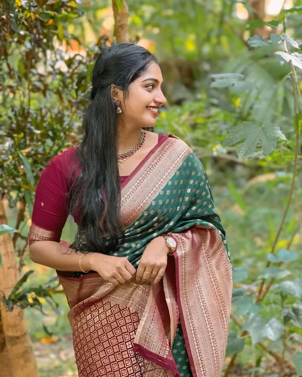 Banarasi_Soft_Silk_GREEN-MAROON_Premium-Fancy_Saree_With_Blouse_For_Women