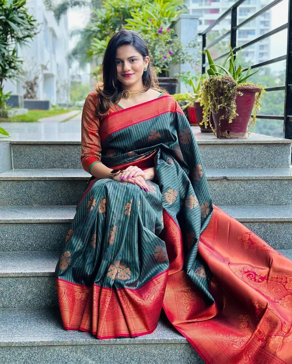 Banarasi_Soft_Silk_BOTTLE-GREEN-RED_Premium-Fancy_Saree_With_Blouse_For_Women