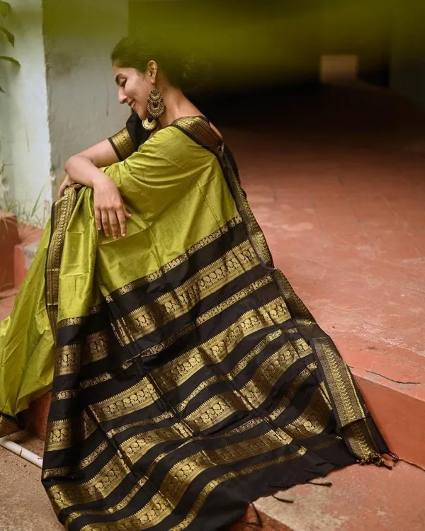 Banarasi_Soft_Silk_PARROT_Premium-Fancy_Saree_With_Blouse_For_Women
