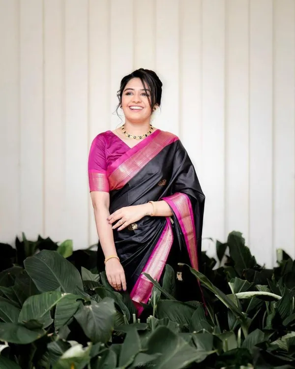 Banarasi_Soft_Silk_BLACK-PYAJI_Premium-Fancy_Saree_With_Blouse_For_Women