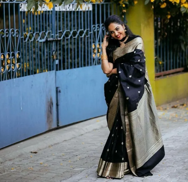 Banarasi_Soft_Silk_BLACK_Premium-Fancy_Saree_With_Blouse_For_Women