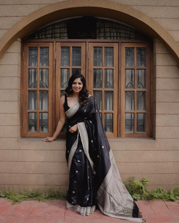 Banarasi_Soft_Silk_BLACK_Premium-Fancy_Saree_With_Blouse_For_Women