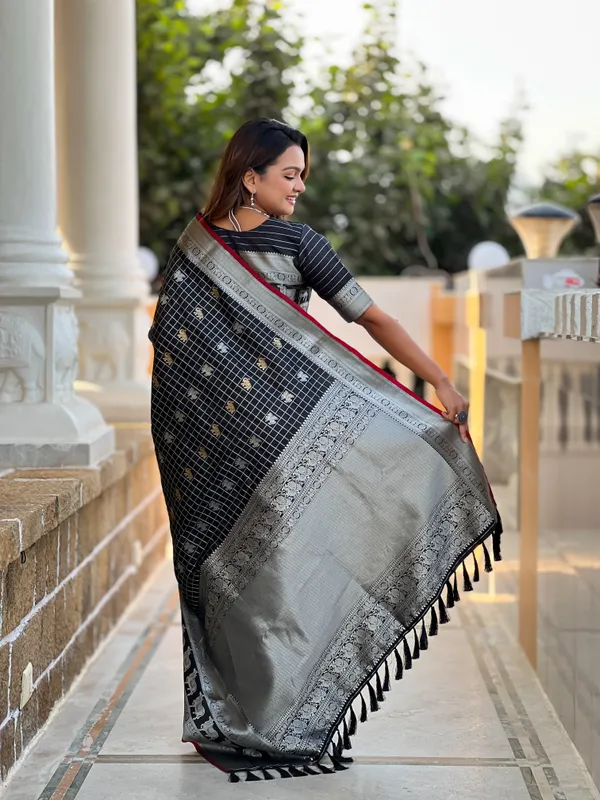 Banarasi_Soft_Silk_BLACK_Premium-Fancy_Saree_With_Blouse_For_Women