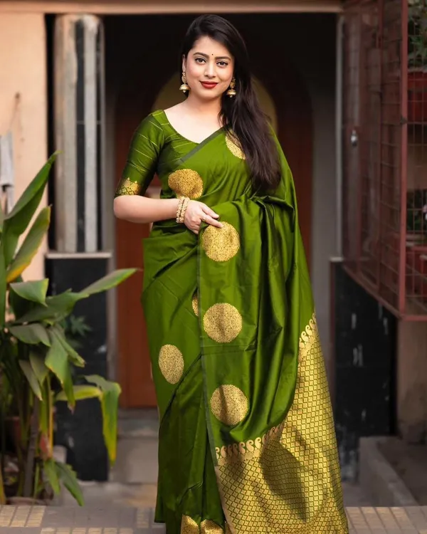 Banarasi_Soft_Silk_PAROOT_Premium-Fancy_Saree_With_Blouse_For_Women