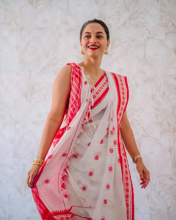 Pure_Soft_Cotton_WHITE-GAJARI_Premium-Fancy_Saree_With_Blouse_For_Women