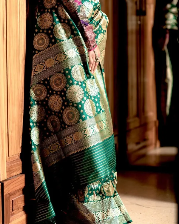 Banarasi_Soft_Silk_BOTTLE-GREEN_Premium-Fancy_Saree_With_Blouse_For_Women