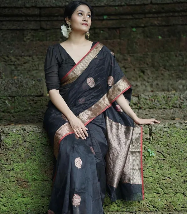 Banarasi_Soft_Silk_BLACK_Premium-Fancy_Saree_With_Blouse_For_Women