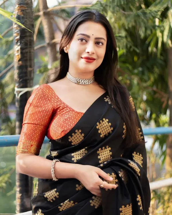 Banarasi_Soft_Silk_BLACK_Premium-Fancy_Saree_With_Blouse_For_Women