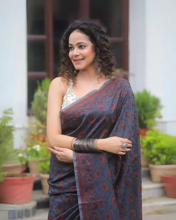 Banarasi_Soft_Silk_BLACK_Premium-Fancy_Saree_With_Blouse_For_Women