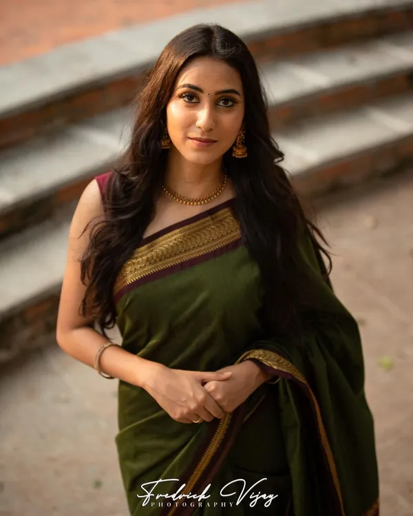 Banarasi_Soft_Silk_GREEN_Premium-Fancy_Saree_With_Blouse_For_Women