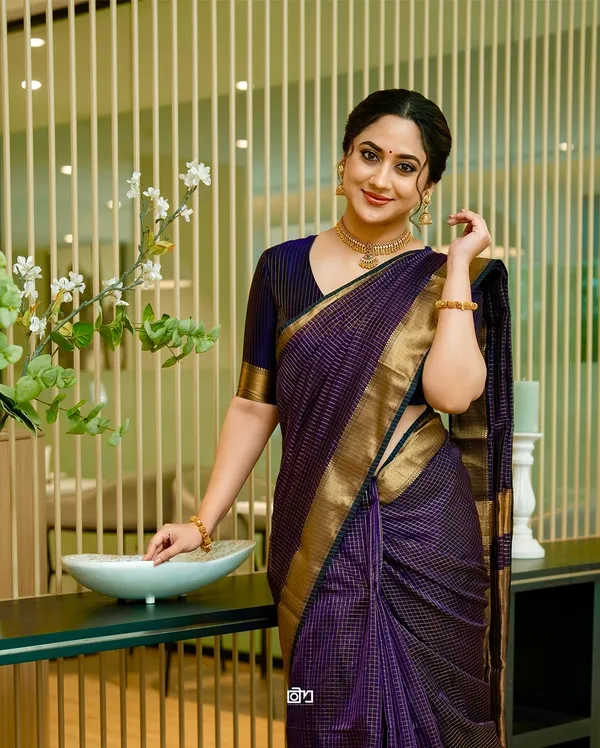 Banarasi_Soft_Silk_NAVY-BLUE_Premium-Fancy_Saree_With_Blouse_For_Women