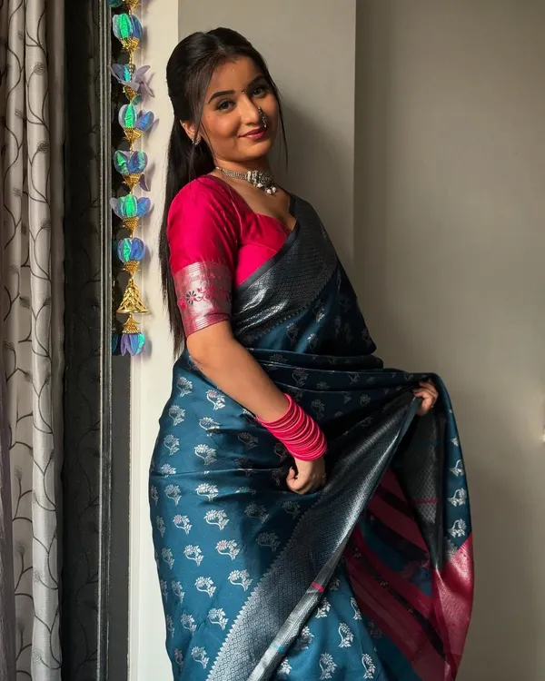 Banarasi_Soft_Silk_DARK-RAMA_Premium-Fancy_Saree_With_Blouse_For_Women