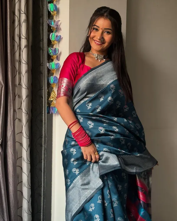 Banarasi_Soft_Silk_DARK-RAMA_Premium-Fancy_Saree_With_Blouse_For_Women