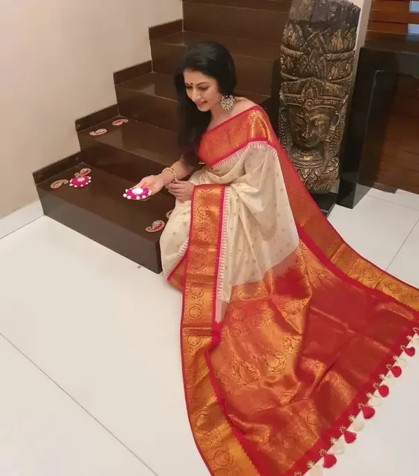 Banarasi_Soft_Silk_OFF-WHITE-RED_Premium-Fancy_Saree_With_Blouse_For_Women