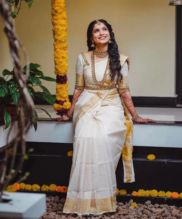 Banarasi_Soft_Silk_OFF-WHITE_Premium-Fancy_Saree_With_Blouse_For_Women