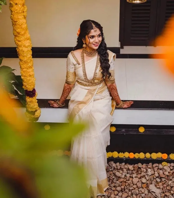 Banarasi_Soft_Silk_OFF-WHITE_Premium-Fancy_Saree_With_Blouse_For_Women