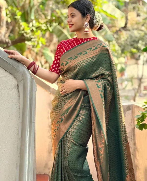 Banarasi_Soft_Silk_GREEN_Premium-Fancy_Saree_With_Blouse_For_Women