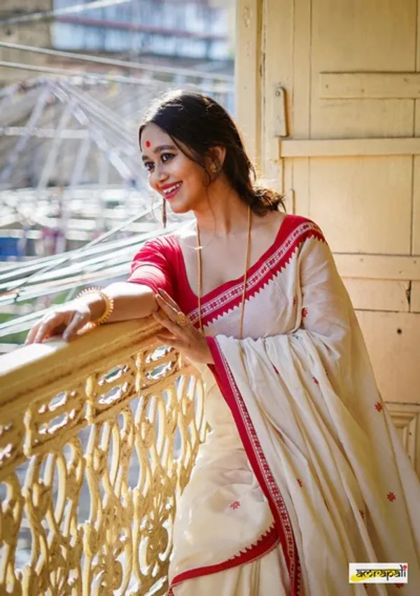 Pure_Soft_Cotton_RED-CREAM_Premium-Fancy_Saree_With_Blouse_For_Women