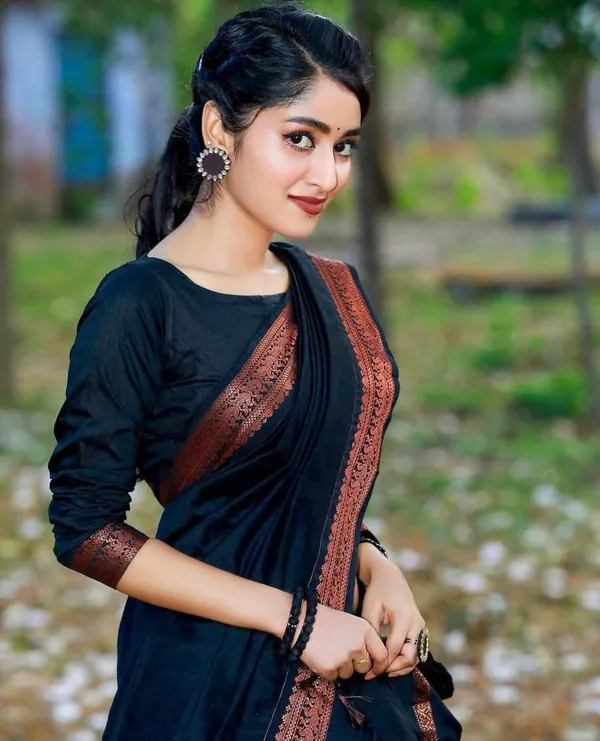 Banarasi_Soft_Silk_BLACK_Premium-Fancy_Saree_With_Blouse_For_Women
