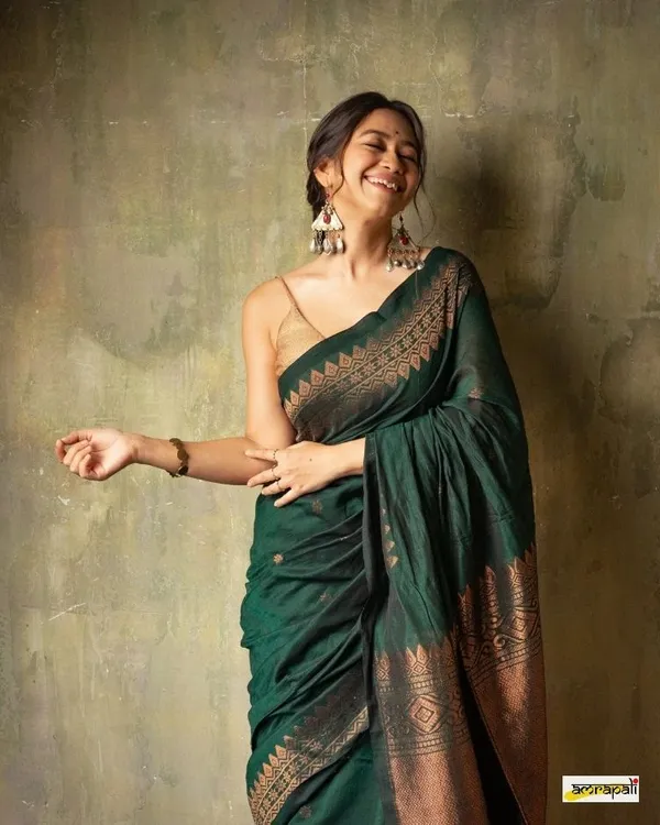 Banarasi_Soft_Silk_GREEN_Premium-Fancy_Saree_With_Blouse_For_Women
