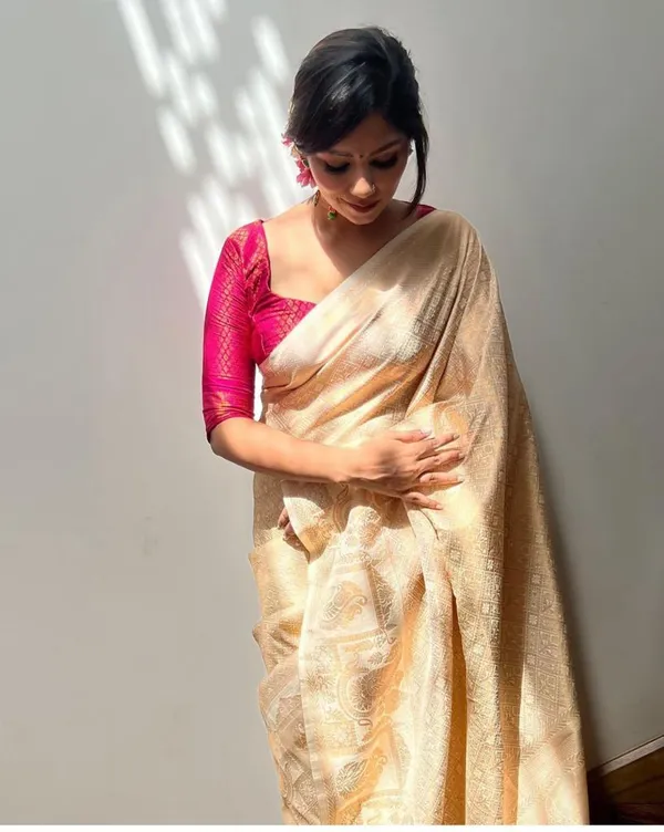 Banarasi_Soft_Silk_OFF-WHHITE_Premium-Fancy_Saree_With_Blouse_For_Women
