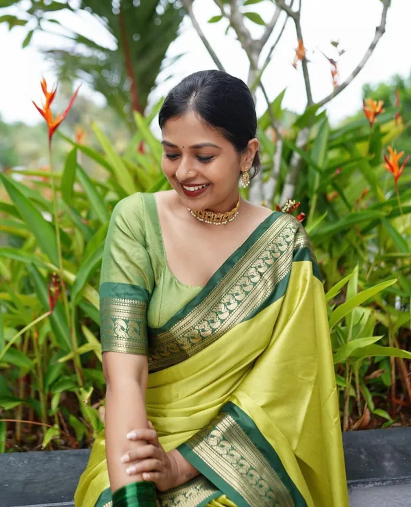 Banarasi_Soft_Silk_PISTA-BOTTLE-GREEN_Premium-Fancy_Saree_With_Blouse_For_Women