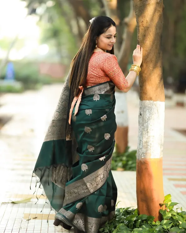 Banarasi_Soft_Silk_BOTTLE-GREEN_Premium-Fancy_Saree_With_Blouse_For_Women