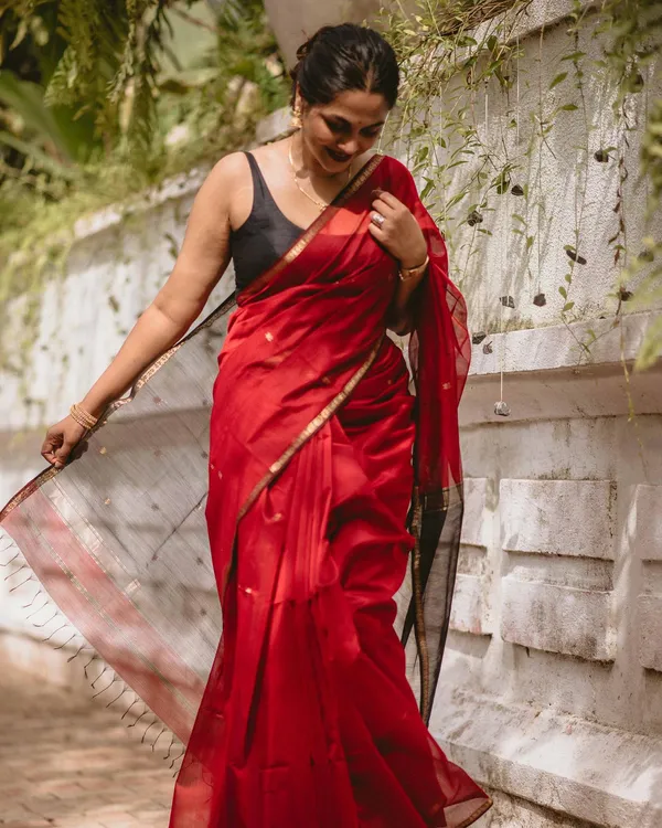 Banarasi_Soft_Silk_RED-BLACK_Premium-Fancy_Saree_With_Blouse_For_Women