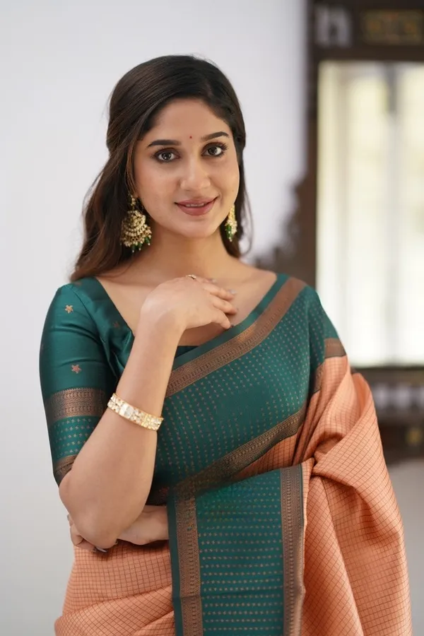 Banarasi_Soft_Silk_PEACH-BOTTLE-GREEN_Premium-Fancy_Saree_With_Blouse_For_Women