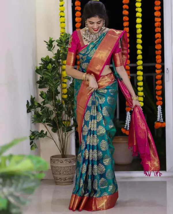 Banarasi_Soft_Silk_MORPINCH-RANI_Premium-Fancy_Saree_With_Blouse_For_Women