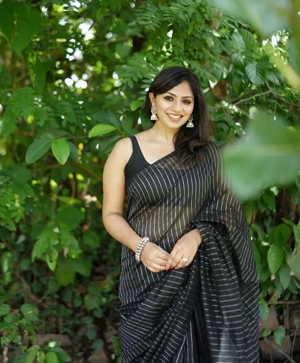Banarasi_Soft_Silk_BLACK_Premium-Fancy_Saree_With_Blouse_For_Women