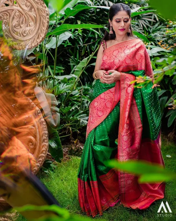 Banarasi_Soft_Silk_GREEN_Premium-Fancy_Saree_With_Blouse_For_Women