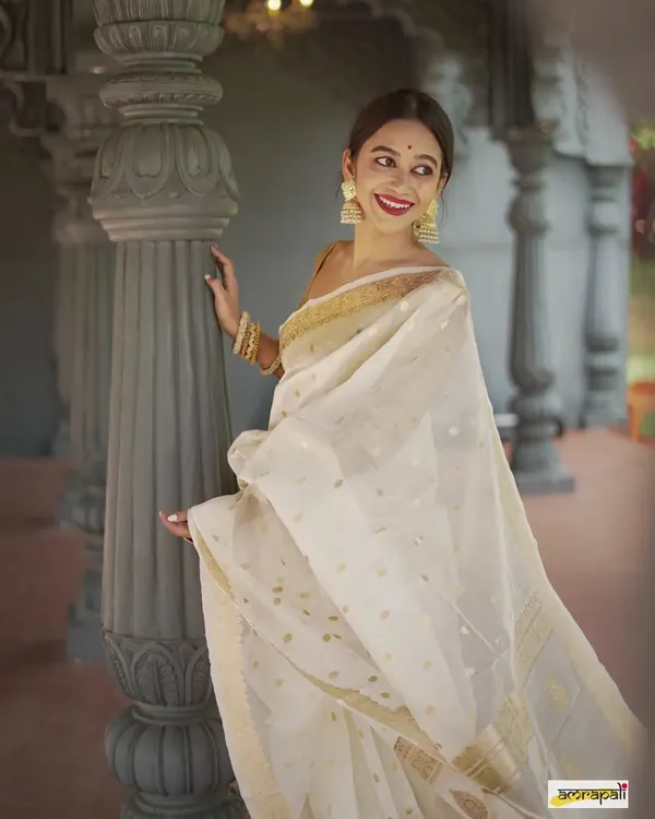 Pure_Soft_Cotton_WHITE_Premium-Fancy_Saree_With_Blouse_For_Women