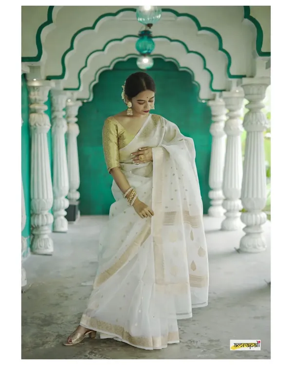 Pure_Soft_Cotton_WHITE_Premium-Fancy_Saree_With_Blouse_For_Women