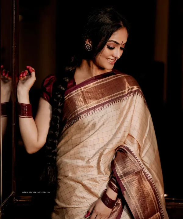 Banarasi_Soft_Silk_OFF-WHITE-MAROON_Premium-Fancy_Saree_With_Blouse_For_Women