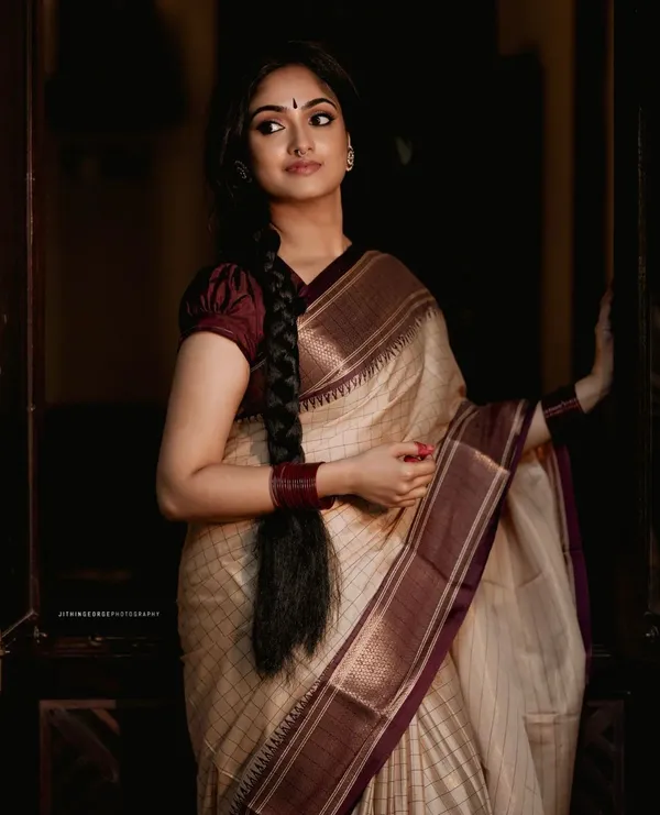 Banarasi_Soft_Silk_OFF-WHITE-MAROON_Premium-Fancy_Saree_With_Blouse_For_Women