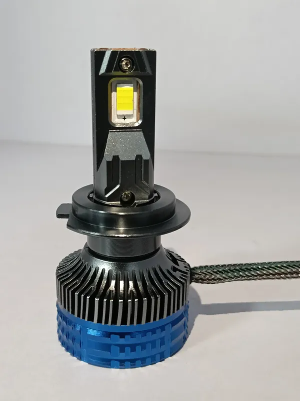 Black_Premium_Headlights_Led_160W_H7